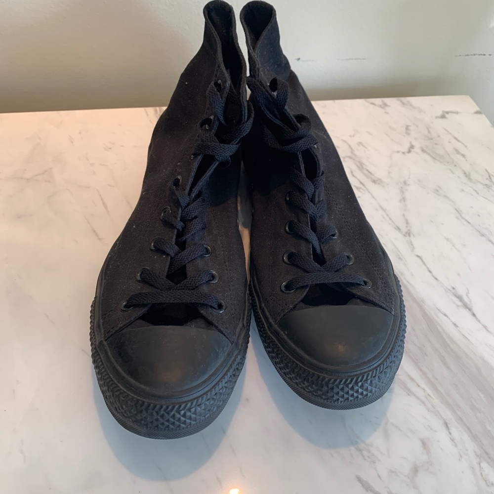 Black high top converse
